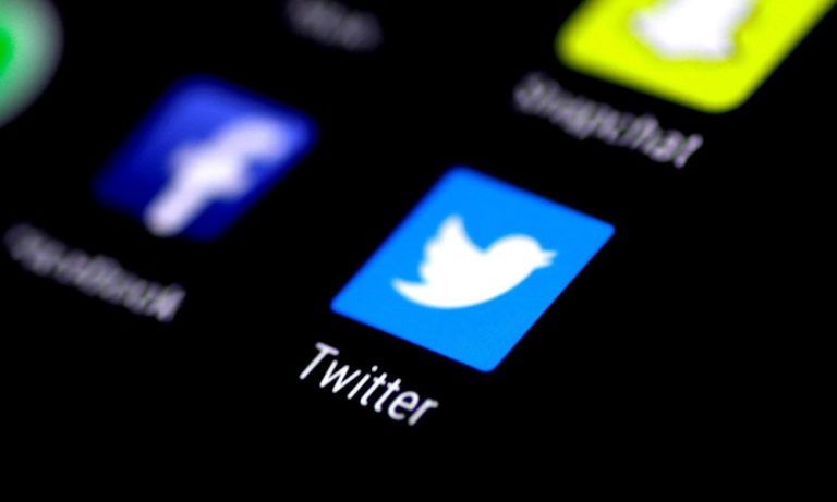 A sudden glitch in Twitter turns "Private" to "General"