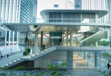 Huawei's First Global Flagship Store Opens in Shenzhen