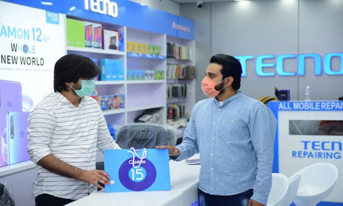 Punjab Governor Cuts the Ribbon for TECNO Donation Ceremony to Help the Country Resume Work
