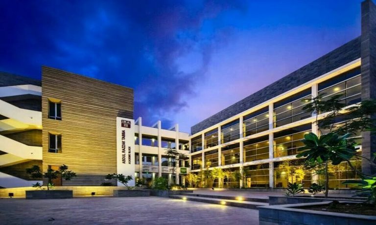 INSTITUTE OF BUSINESS ADMINISTRATION (IBA)